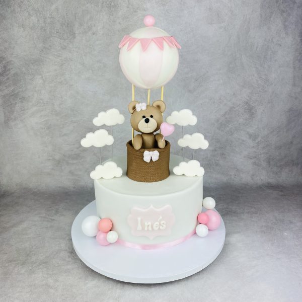 Tarta de cumpleaños de osito personalizada, de Bonacasa Cake Design (Madrid)
