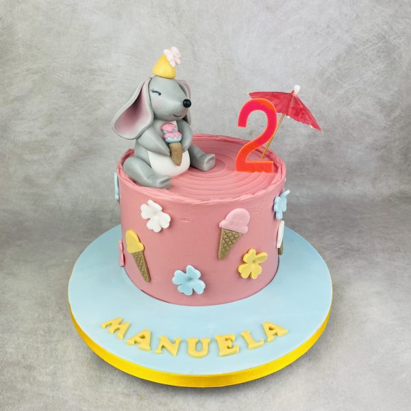 Tarta de cumpleaños de animales bebé personalizada, de Bonacasa Cake Design (Madrid)