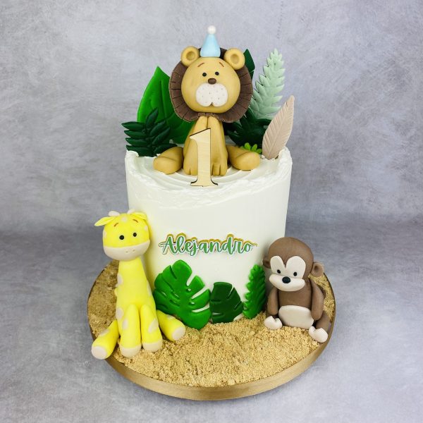 Tarta de cumpleaños de animales de la selva personalizada, de Bonacasa Cake Design (Madrid)