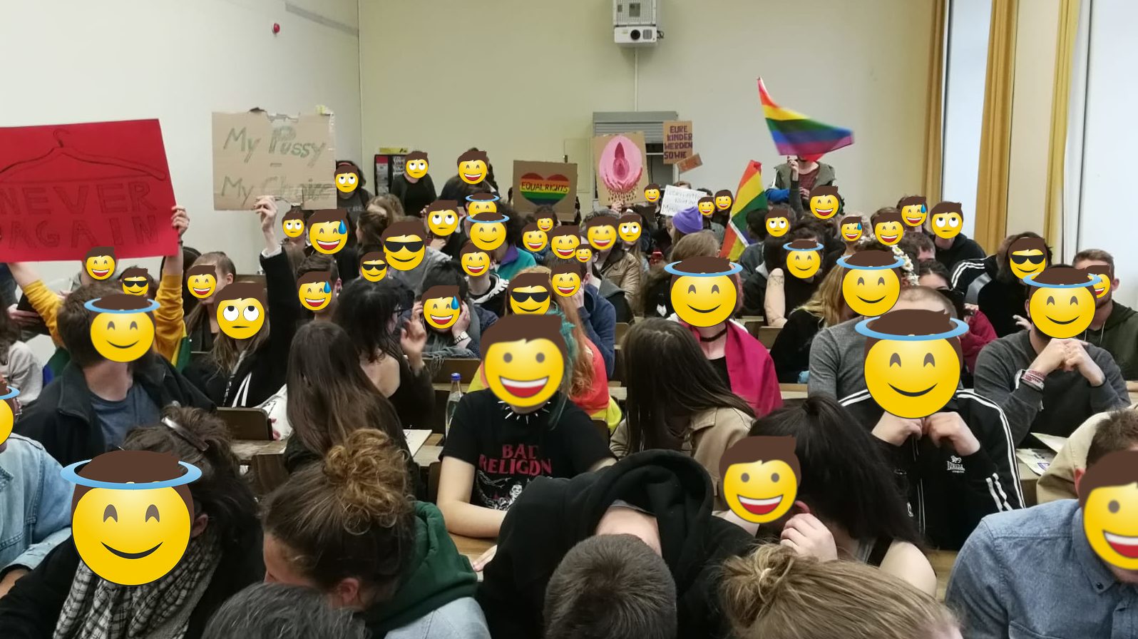 You are currently viewing Hörsaal 8: ein Ort für Homophobie, Fundamentalismus und Frauenfeindlichkeit? – Studierende stellen sich queer
