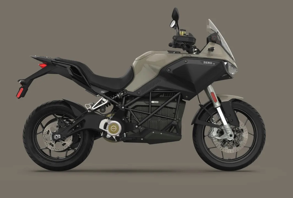 Zero Motorcycles présente la moto électrique Zero DS accessible avec un permis voiture