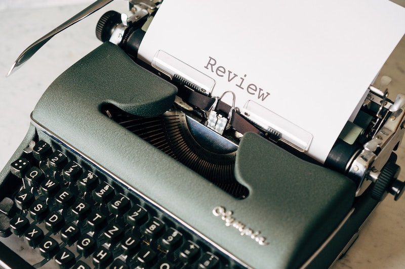 Why is it so difficult to write a book review?