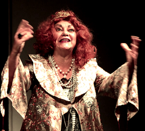 Arézou dans le rôle de la comtesse