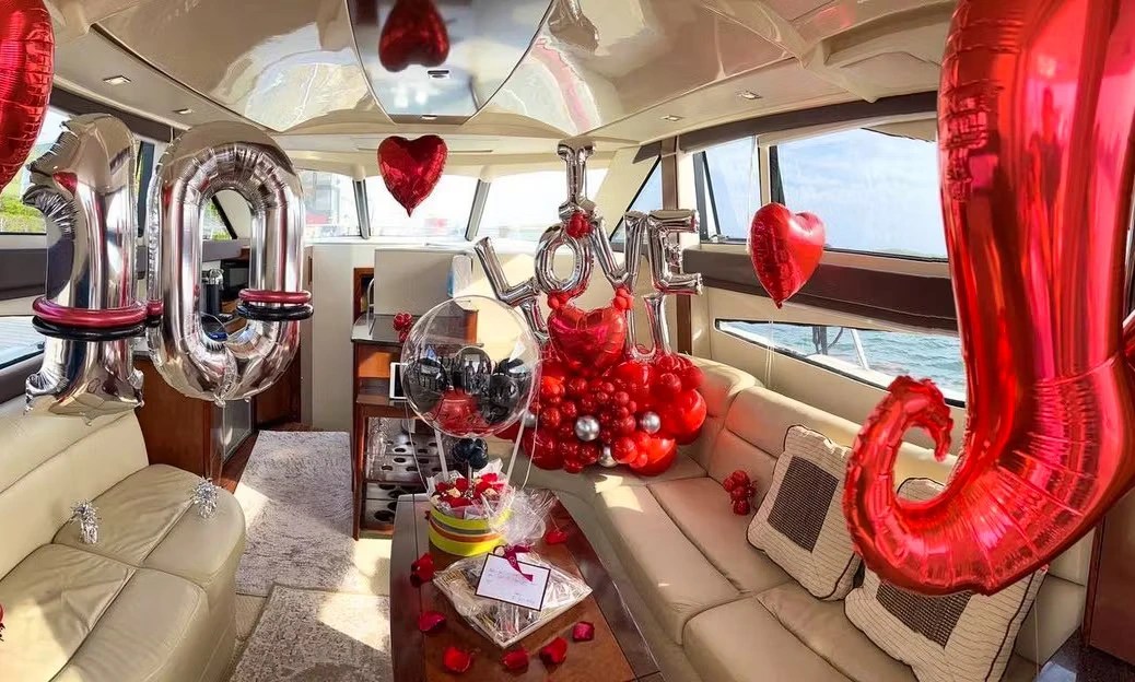 Luxury yacht rental, bachelorette party, boat rental toronto, boat rental, luxury boats