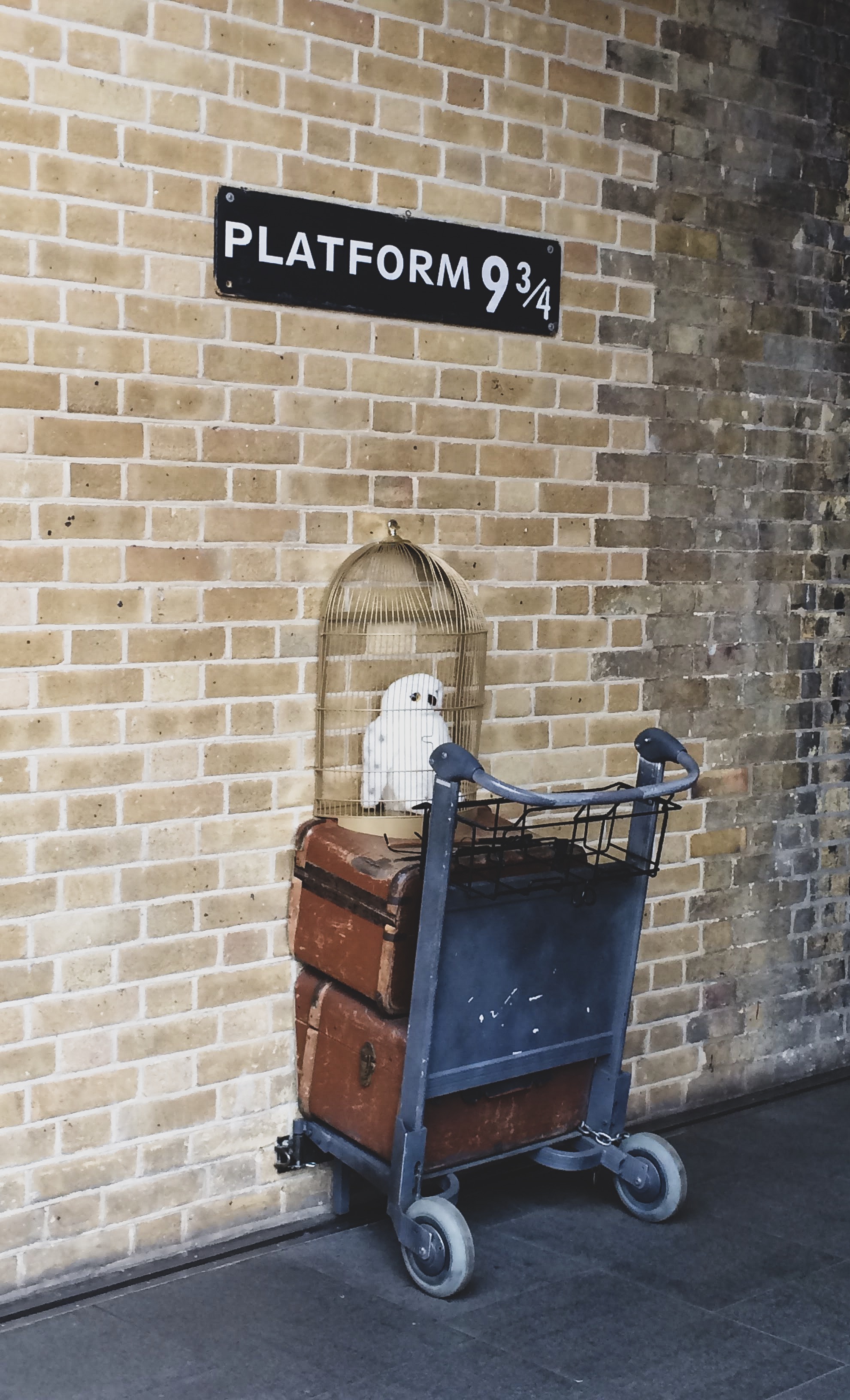 Platform 9 3/4 at King's Cross Station, England Bookmarks & Waypoints
