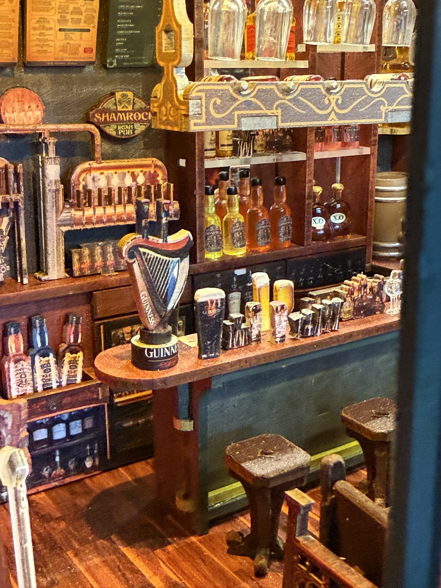 Shamrock and Harp Pub by Fifijoy miniature kit