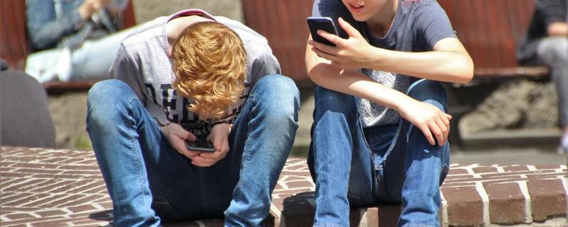 Internet-safety-boys