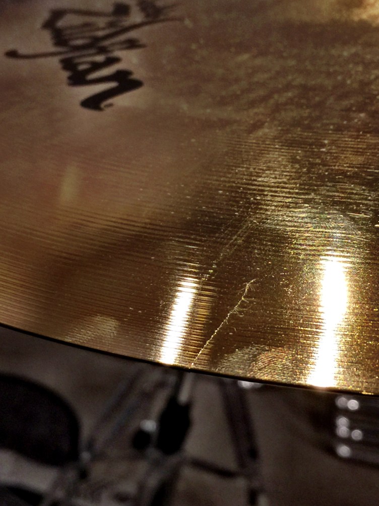 割れてたシンバル