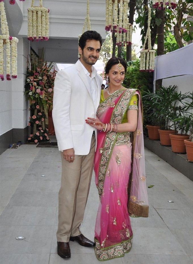 Tips For Dressing For An Engagement The Borrow It Bindaas Scoop