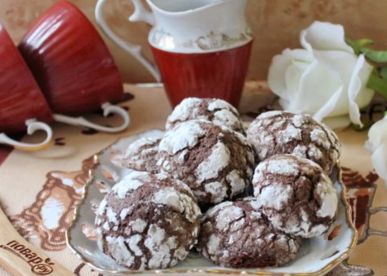 Ingredients · 1 stick (4 ounces) unsalted butter, at room temperature · 1/2 cup lightly packed light brown sugar · 2 tablespoons granulated sugar · 1 tablespoon . Chocolate Chip Cookie Dough Brownie Bombs
