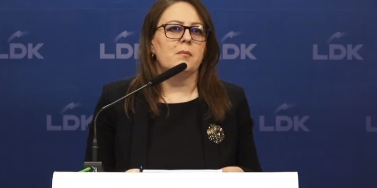 Hykmete Bajrami reagon pas miratimit të buxhetit 2026: VV ka uzurpuar zyrat e Qeverisë