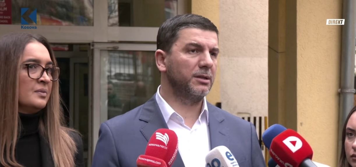 Krasniqi pas votimit: Është një ditë e mirë për Kosovën, ftoj qytetarët që të dalin të votojnë (VIDEO)