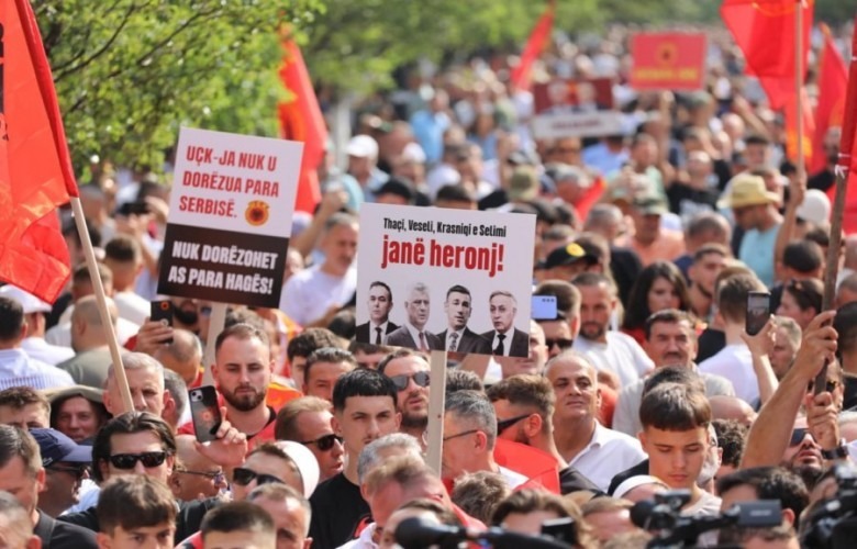 Sot protestohet në Strasburg për ish-krerët e UÇK-së
