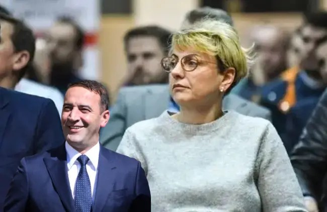 Mihali ia përmend Daut Haradinajt “vilën në Marigonë”: Kthehet aty, ngrohtë, me para plot