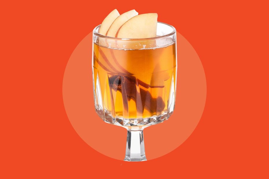Hot Toddy: Embracing the Warmth of Whiskey Cocktails