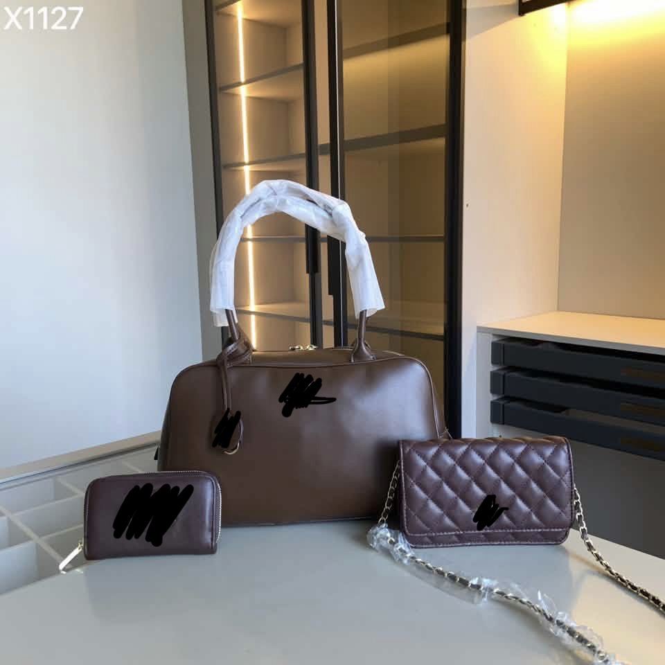 Brown bowling bag set