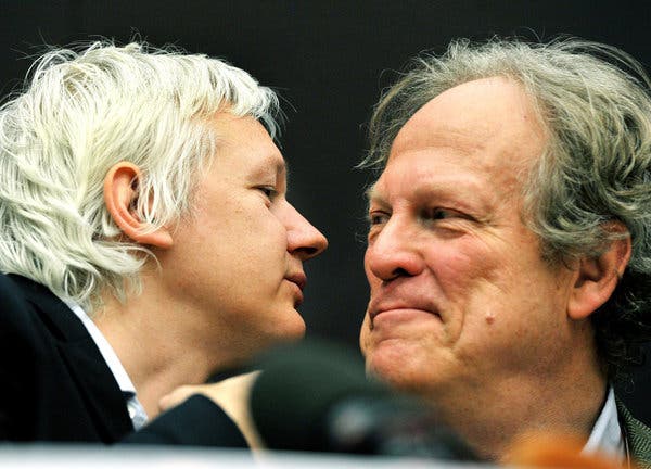 Gavin MacFadyen with his friend Julian Assange