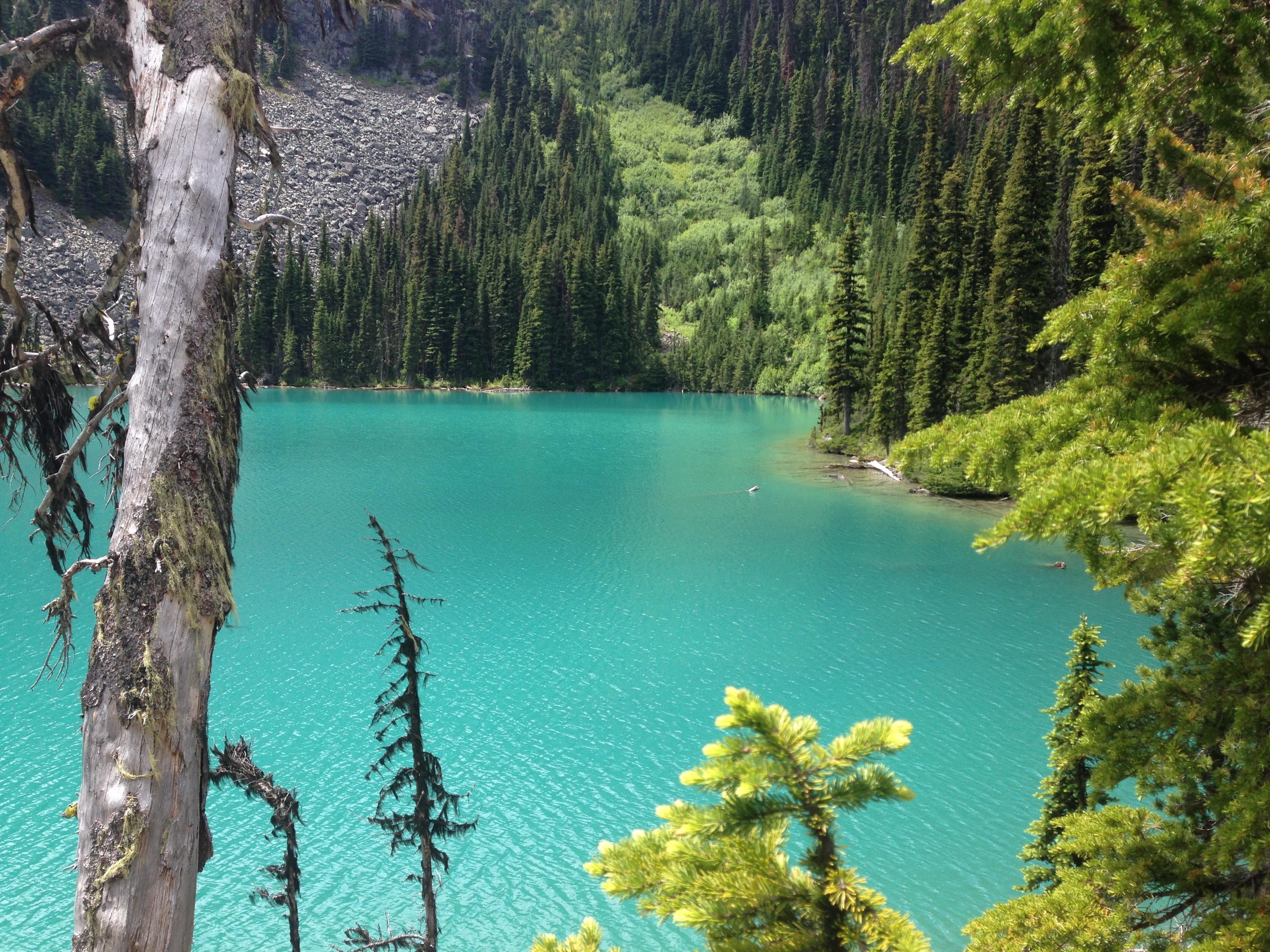 The Middle Lake at Joffre Lakes Provincial Park in British Columbia, Canada