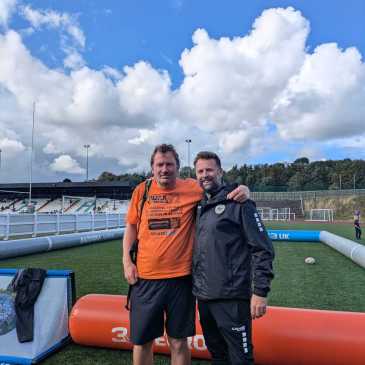 Xavier Wiggins visits Horsfall as part of his Walk92 challenge