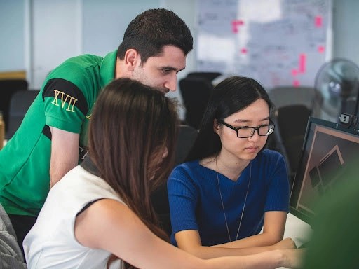Gen Z’s Job Hopping Pulse: 1 in 2 Wants Out