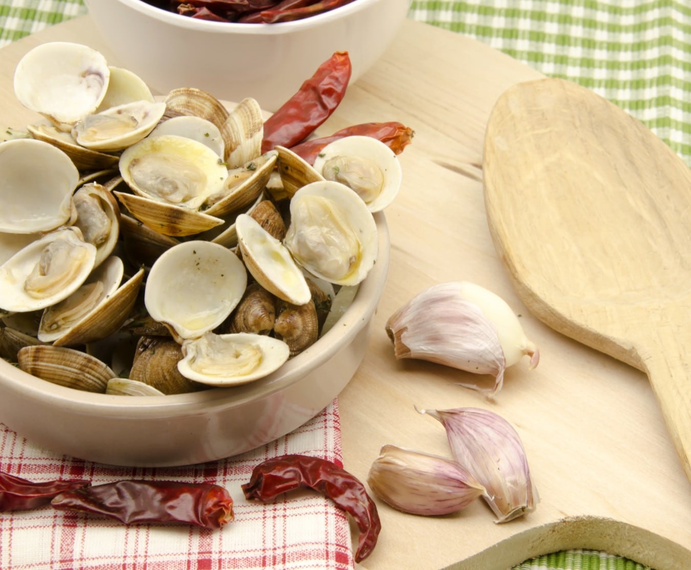 Buy Clams in Half Shell 1kg Online at the Best Price, Free UK Delivery