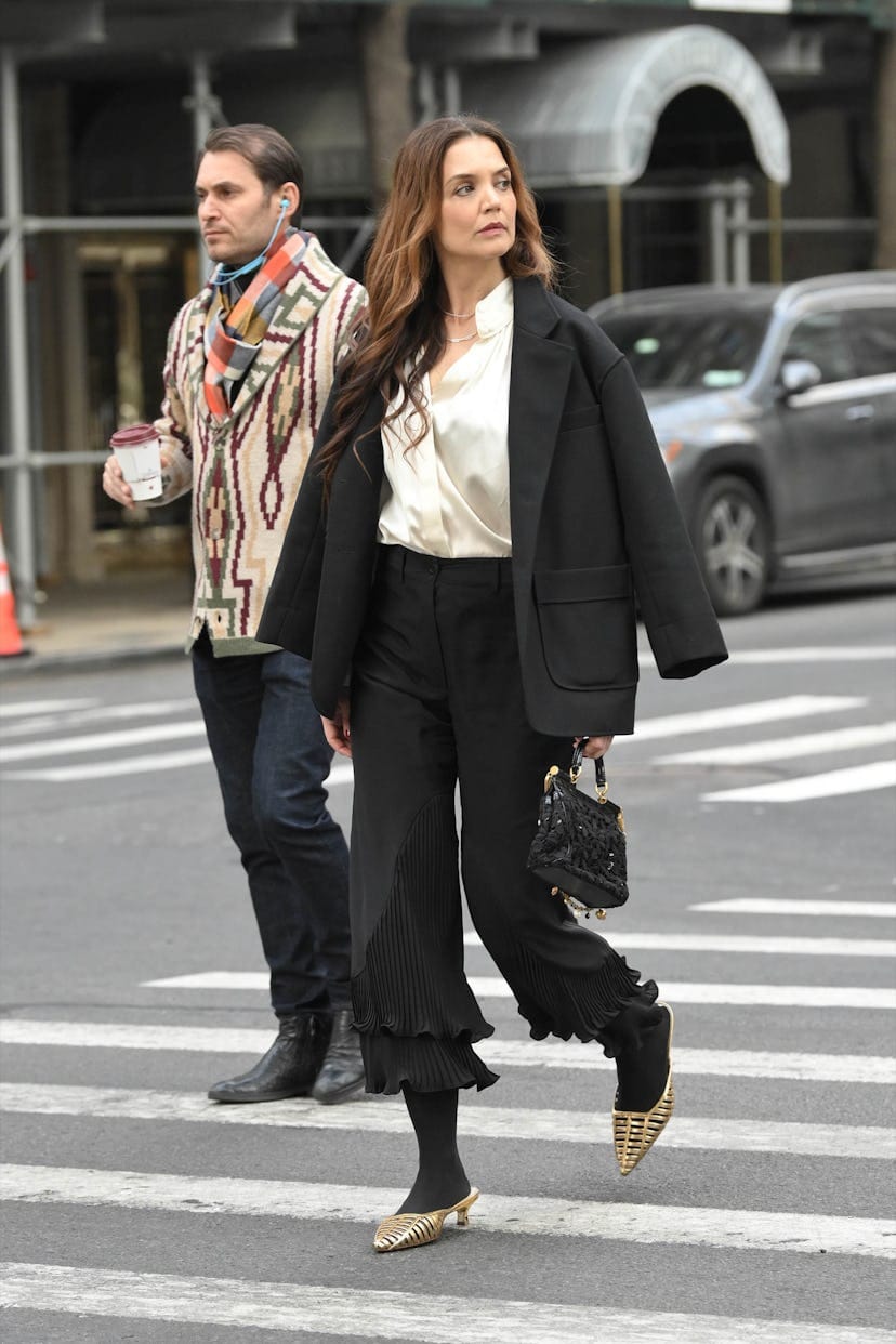 Katie Holmes’ Ruffled Capri Pants Ushered In The First Day Of Spring