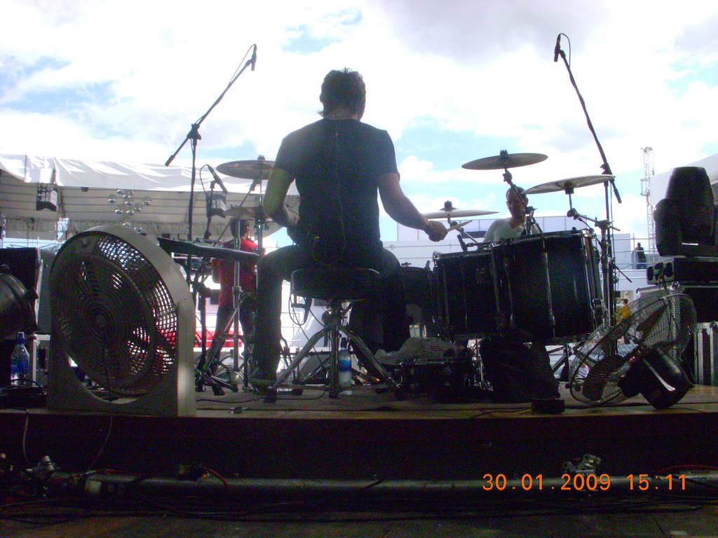 soundchecking in the clouds...