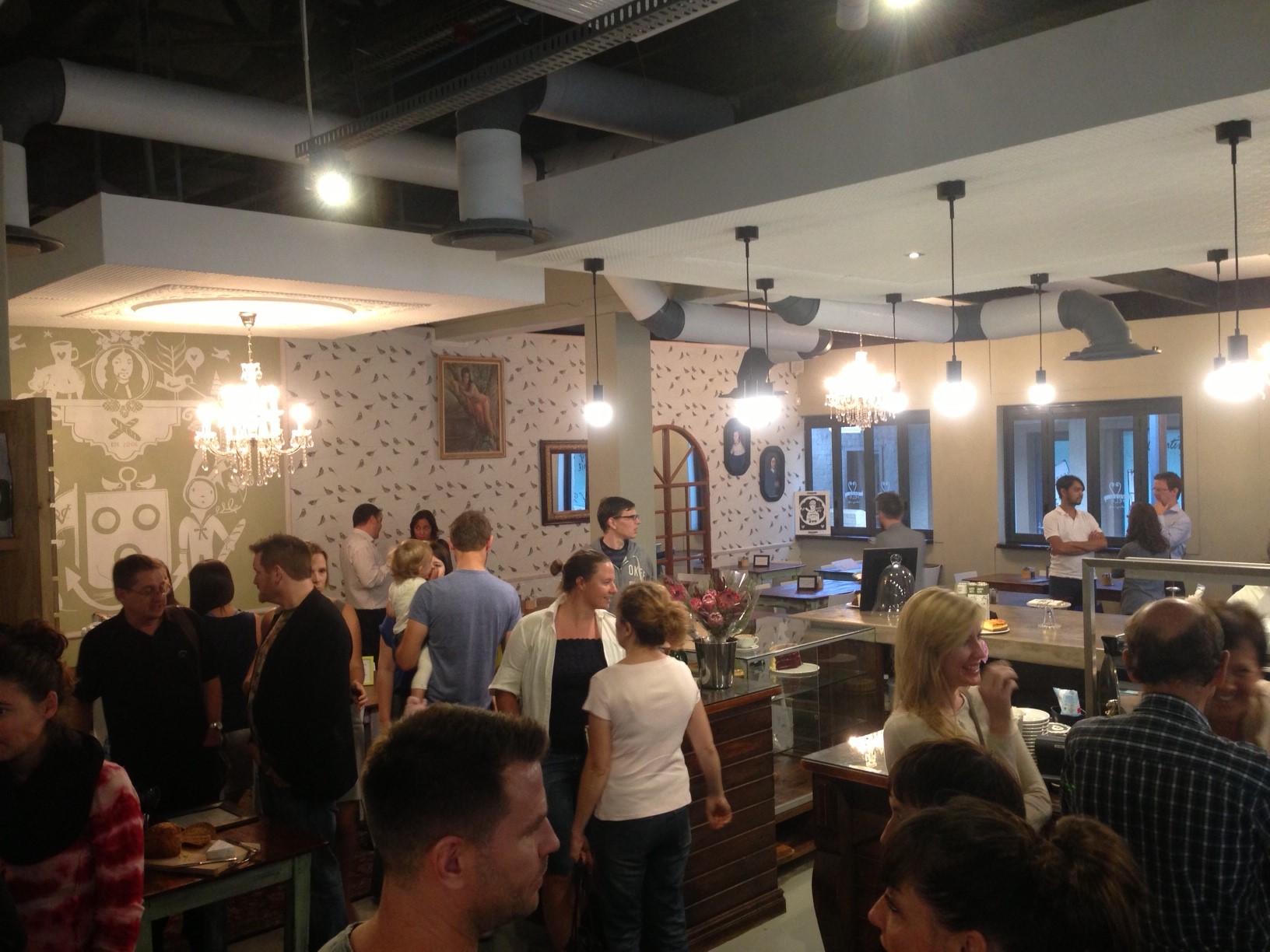 booklaunchvovoteloarriving