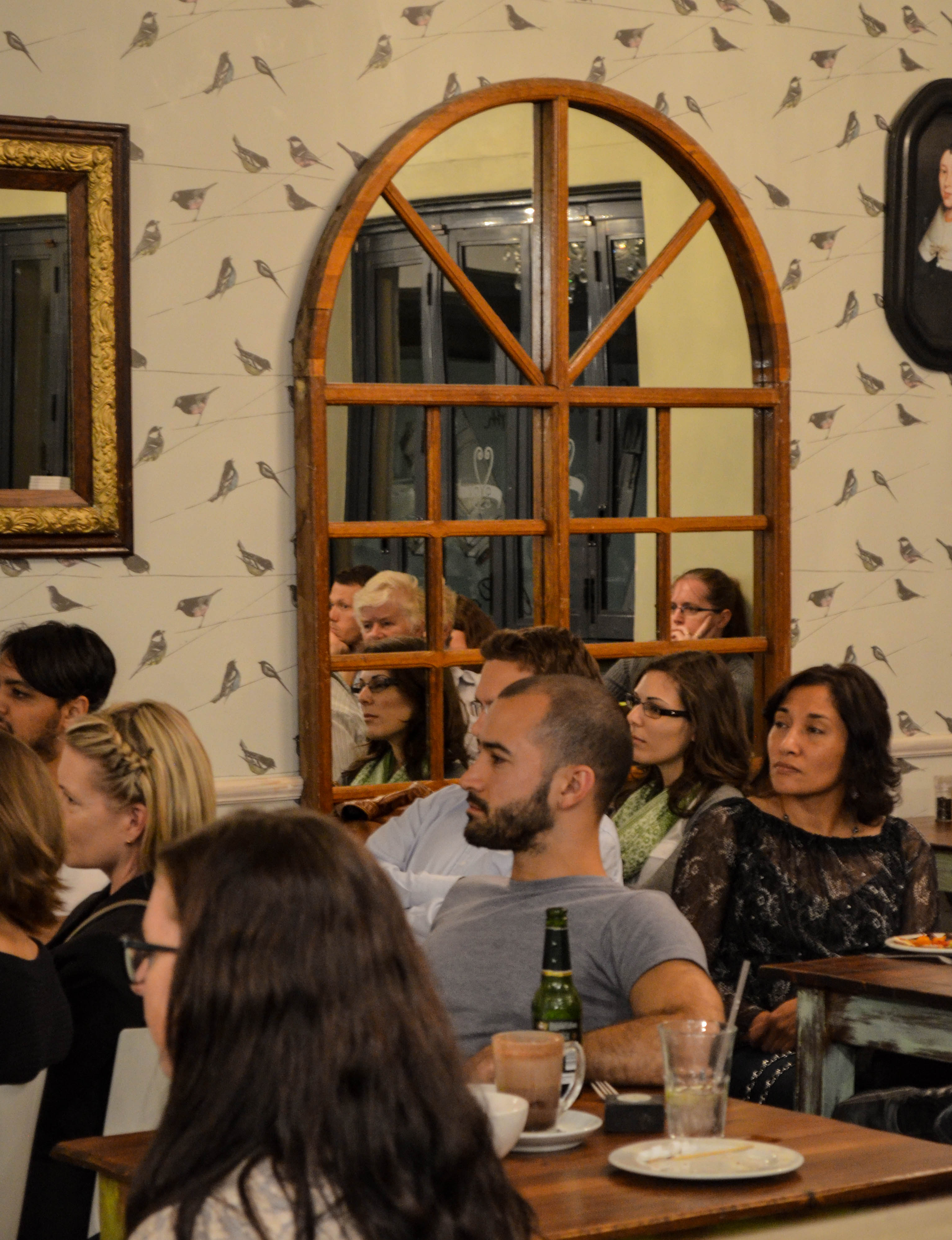 booklaunchvovotelocrowd