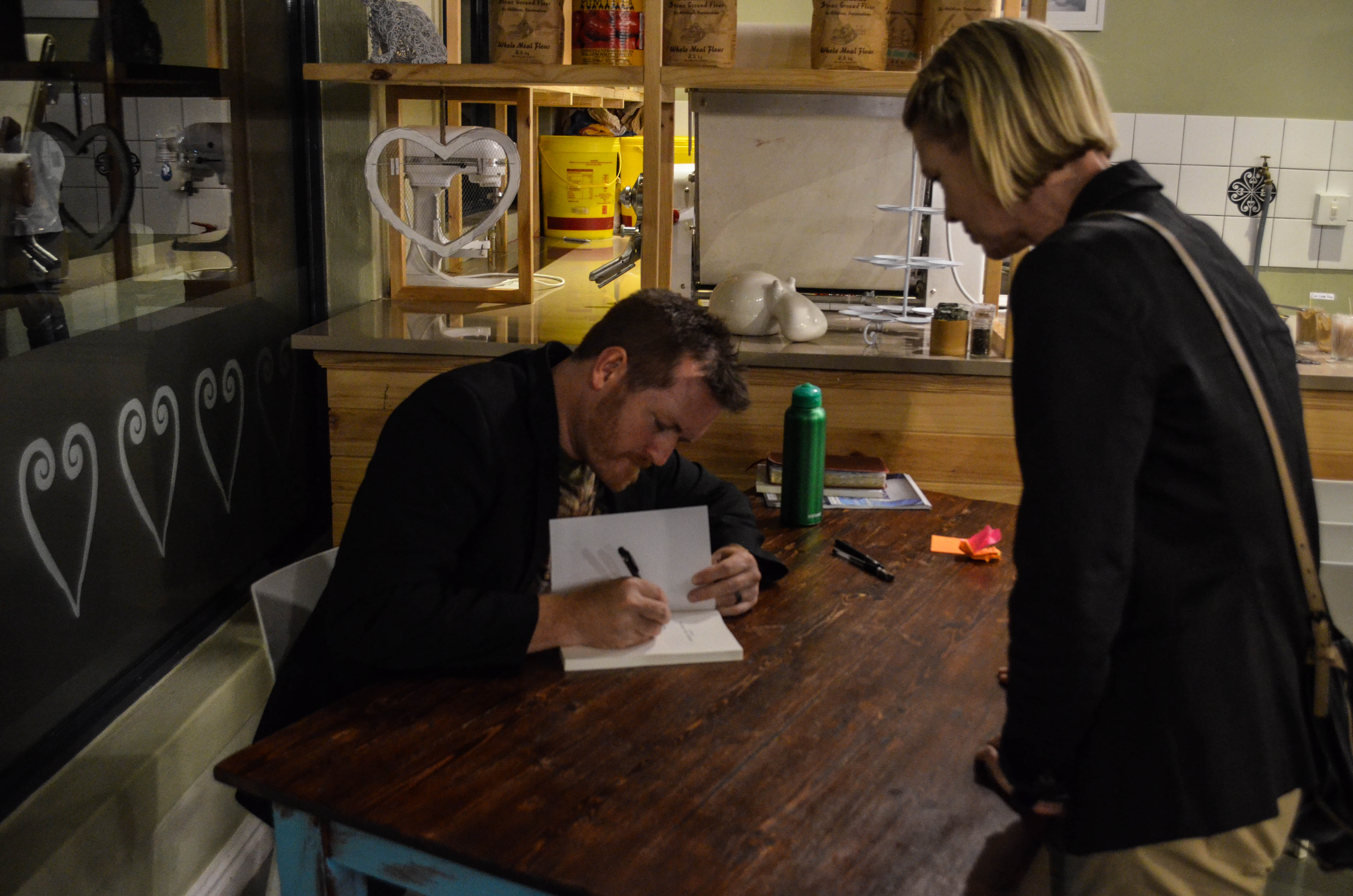 booklaunchvovotelosign