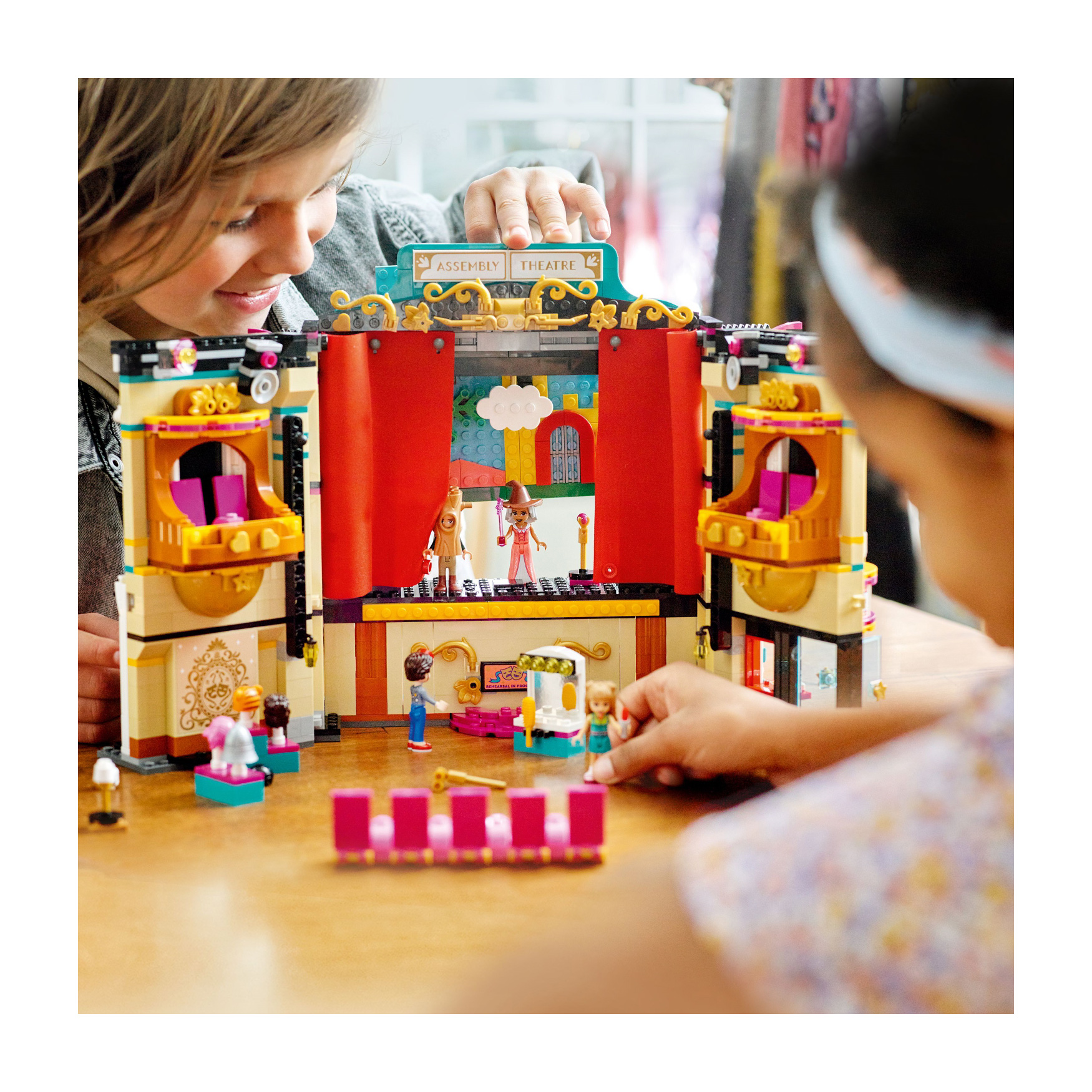 LEGO® Andrea's Theatre School 41714 - Image 8