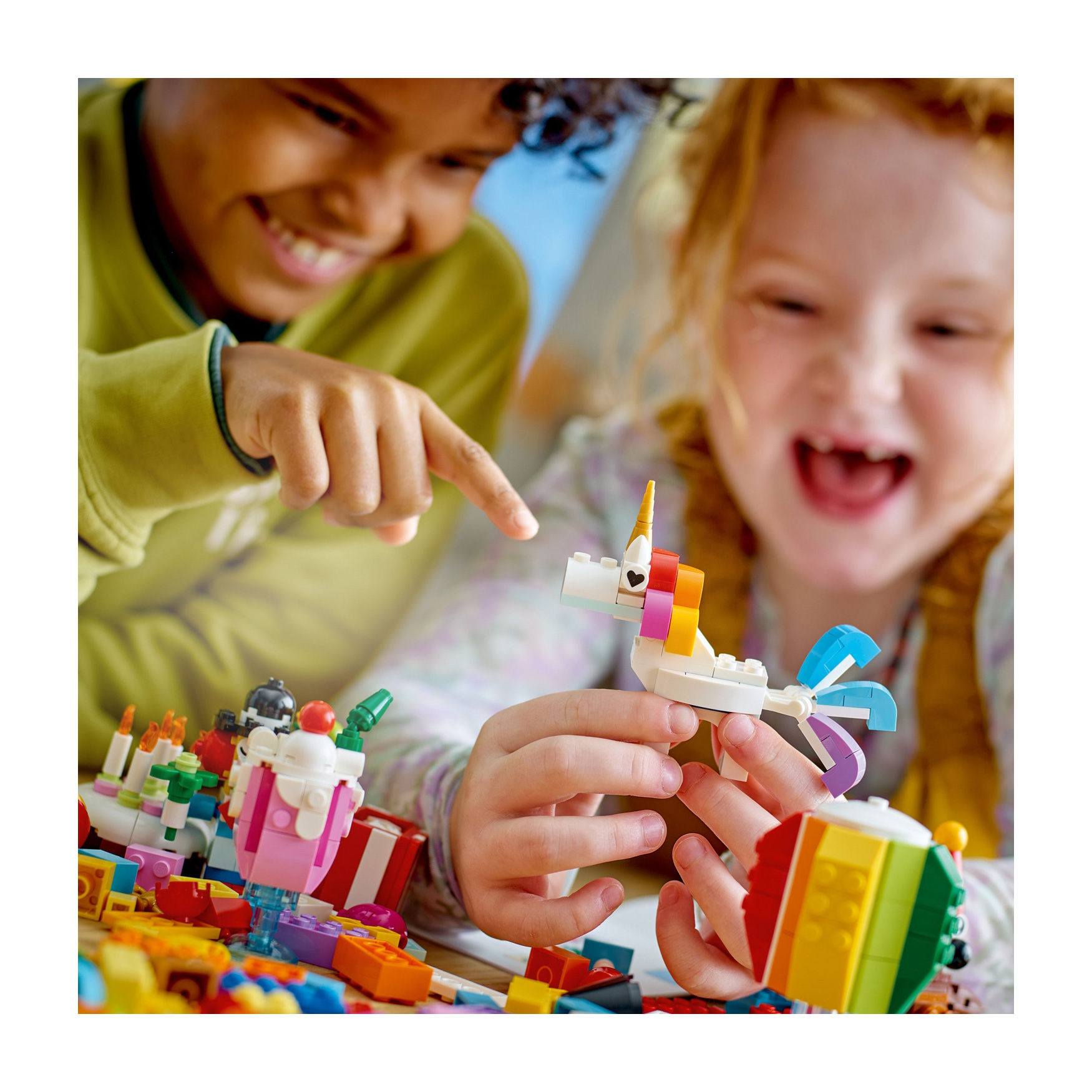 LEGO® Creative Party Box
 11029 - Image 6