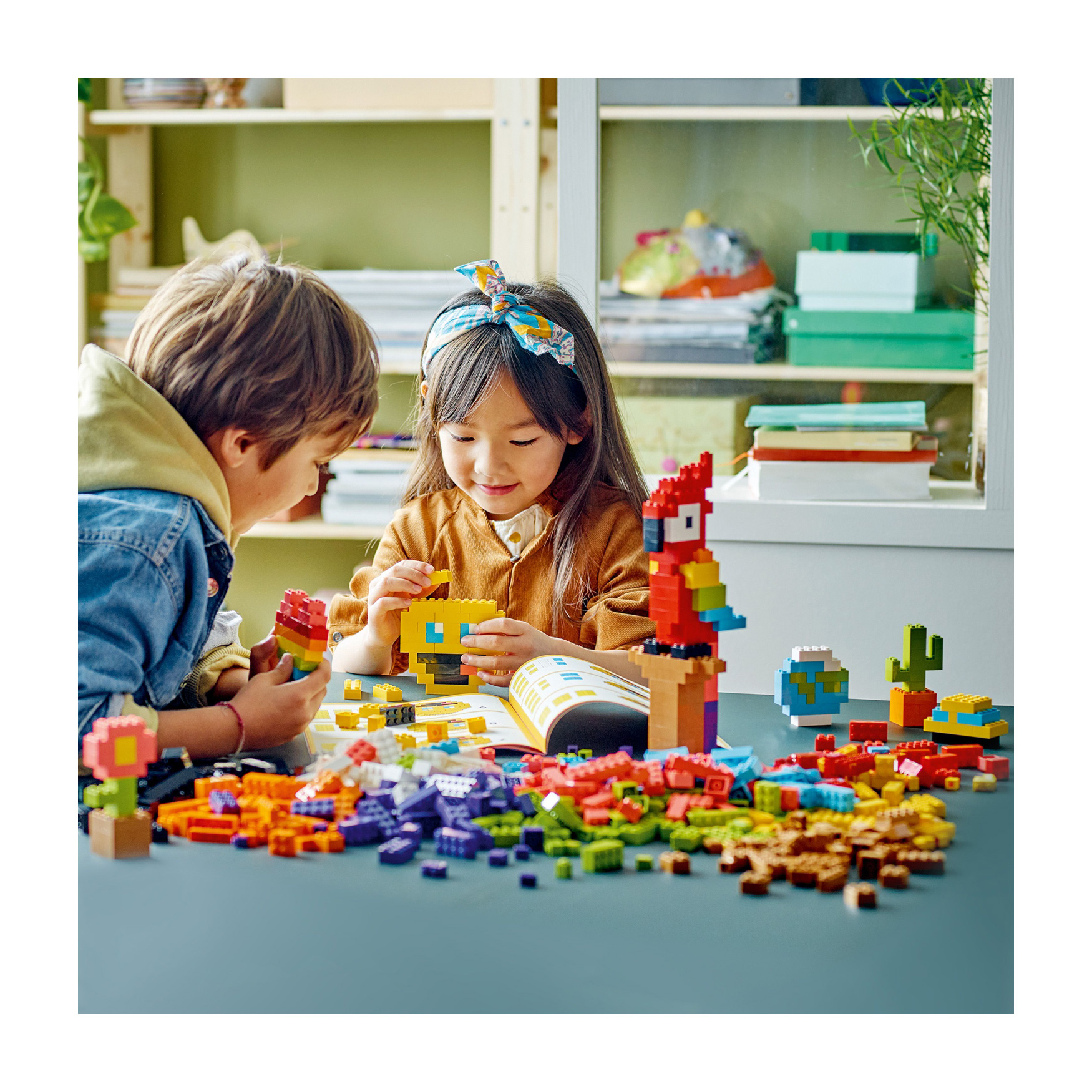 LEGO® Lots of Bricks 11030 - Image 6