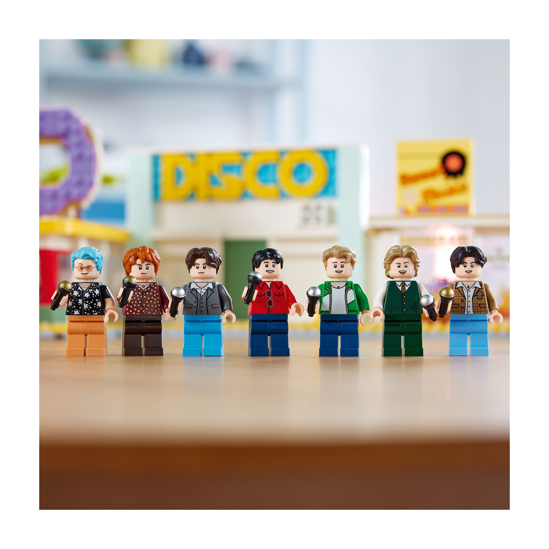 LEGO® BTS Dynamite 21339 - Image 7