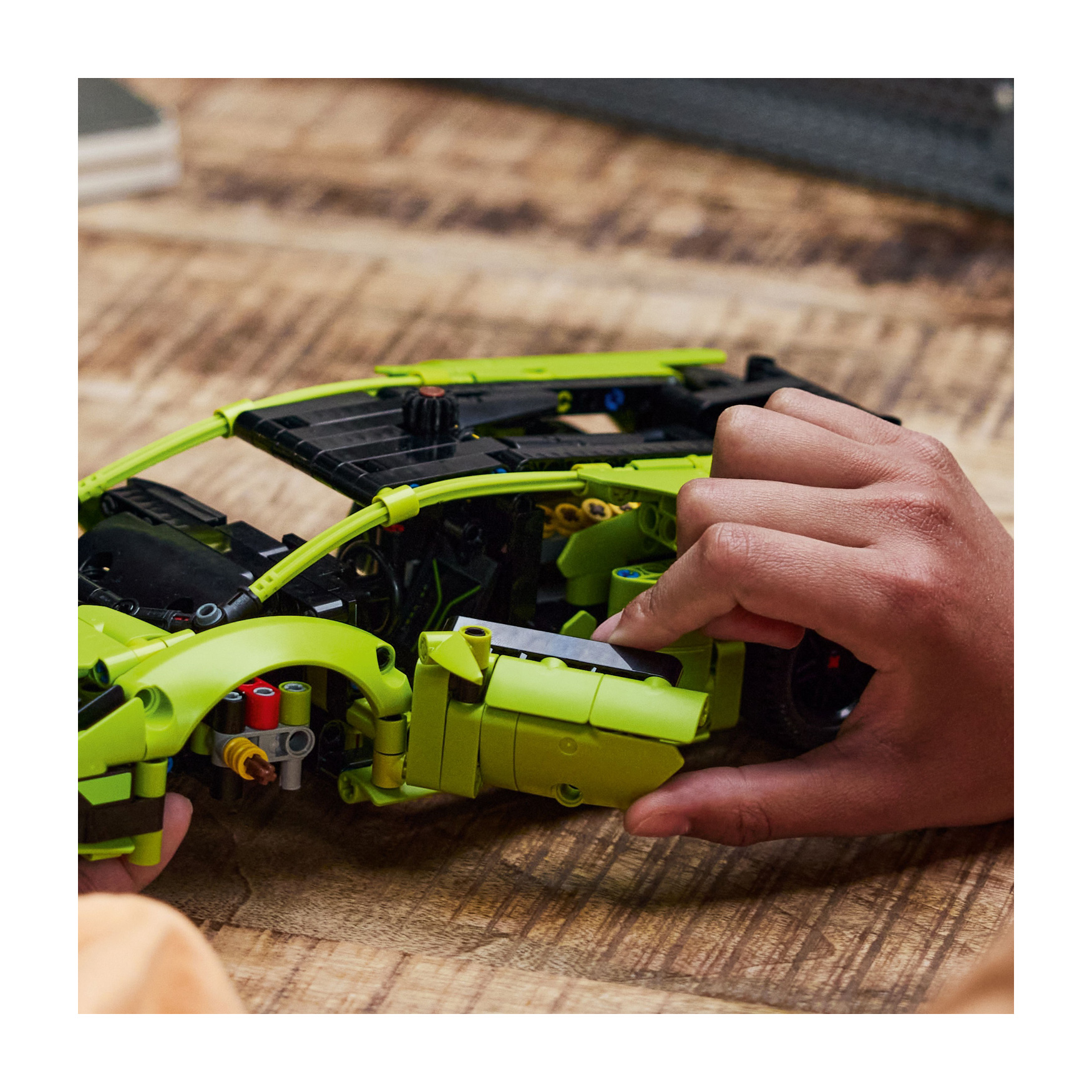 LEGO® Lamborghini Huracán Tecnica 42161 - Image 5