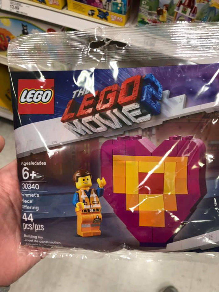 LEGO Movie 2 Emmet's 'Piece' Offering (30340) Polybag Spotted in
