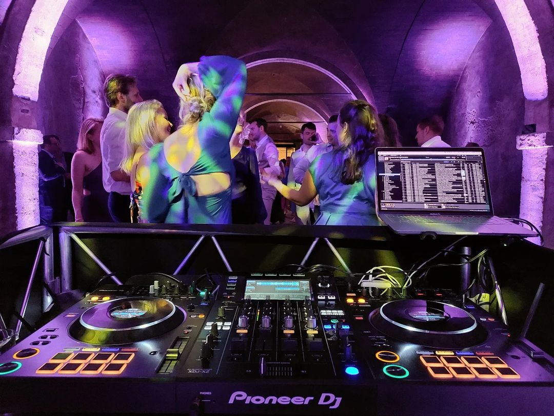 how-much-is-a-dj-for-a-wedding-all-you-need-to-know