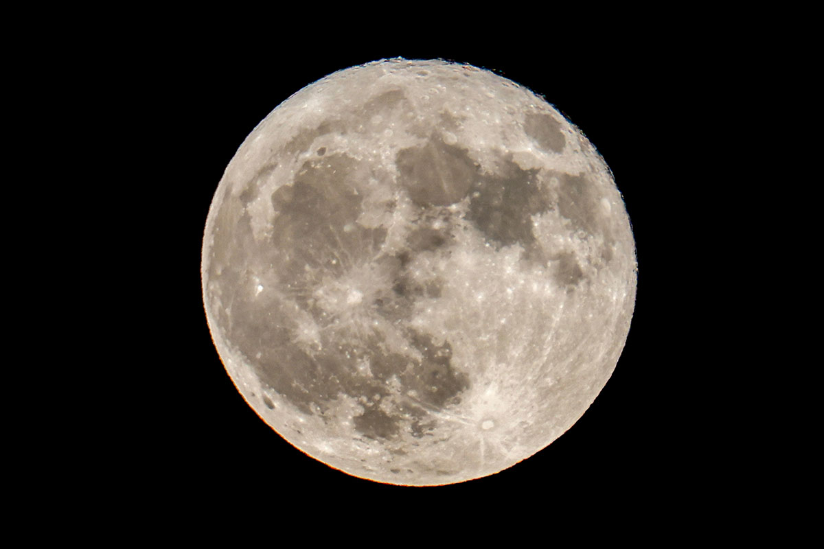 Michiganders get ready for the 'biggest, brightest' moon so far