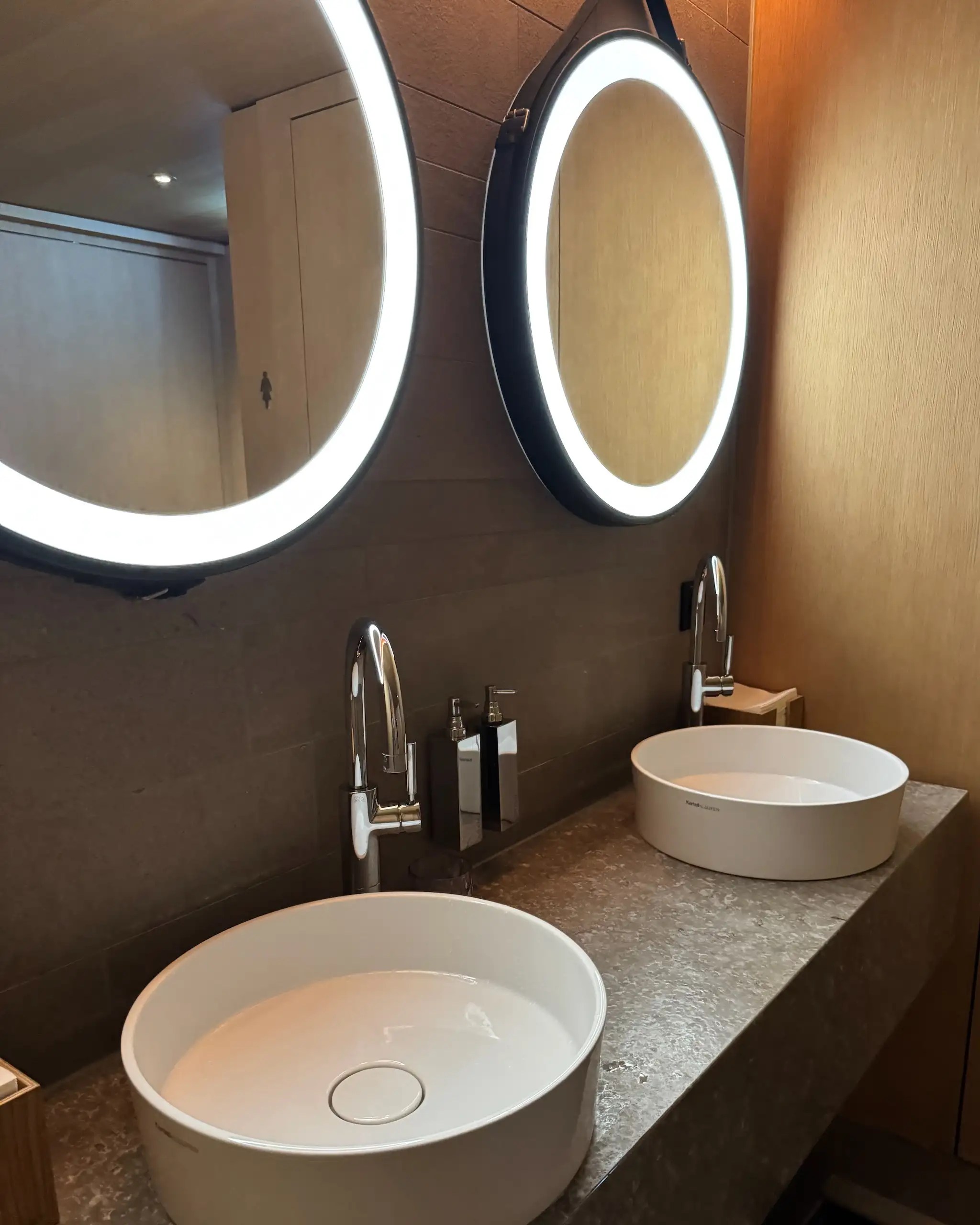 İsviçre Alpine Spa’da geniş ve konforlu soyunma odaları.