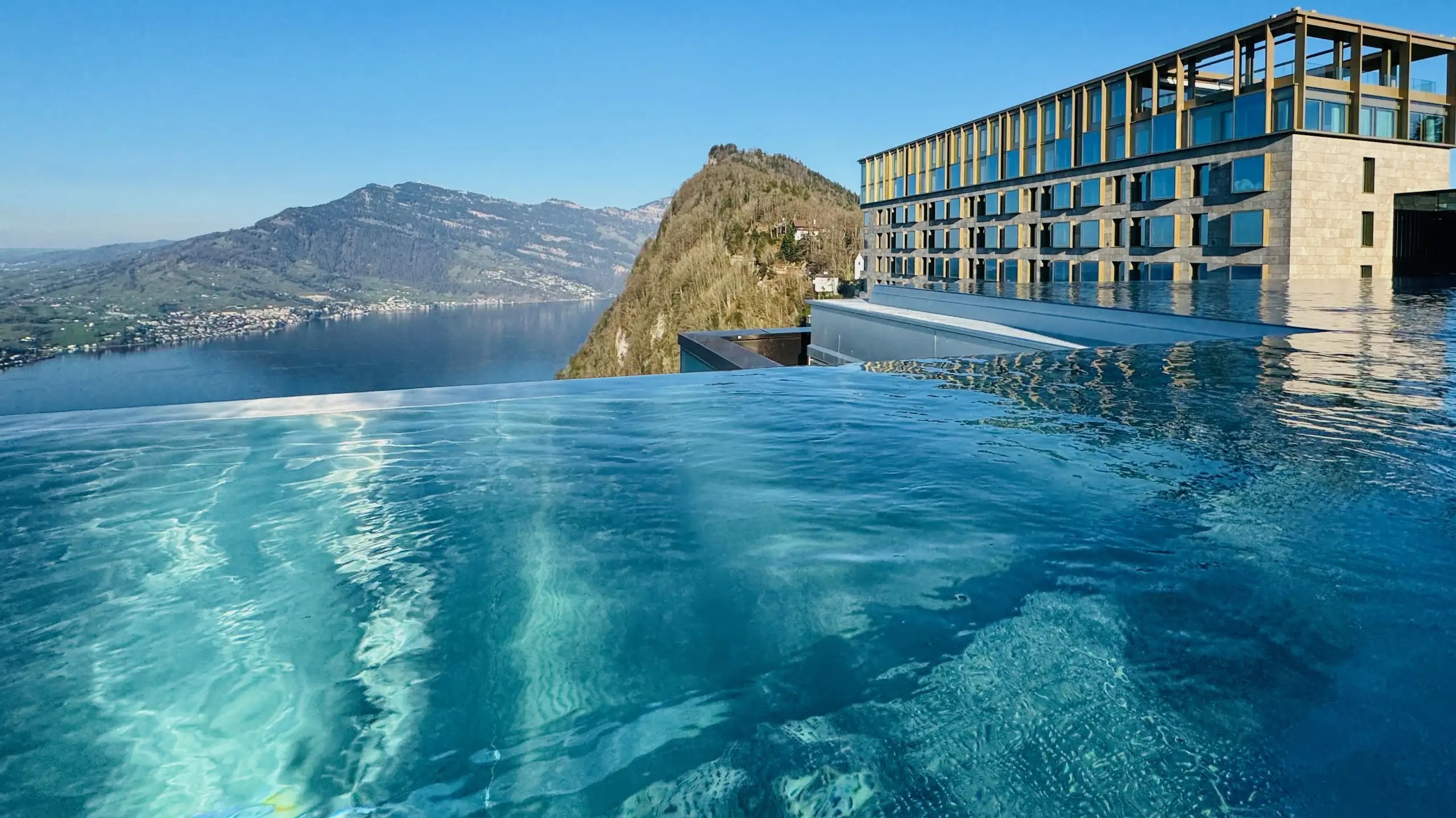 İsviçre Spa Önerisi, Alplerde Luzern Gölü manzaralı Bürgenstock Alpine Spa Resort.