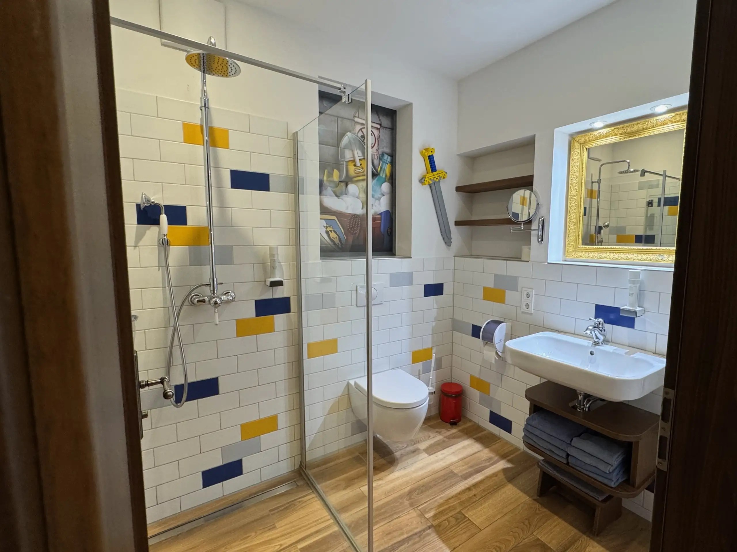 Legoland Deutschland Dragon Castle konaklama, 4 kişilik oda