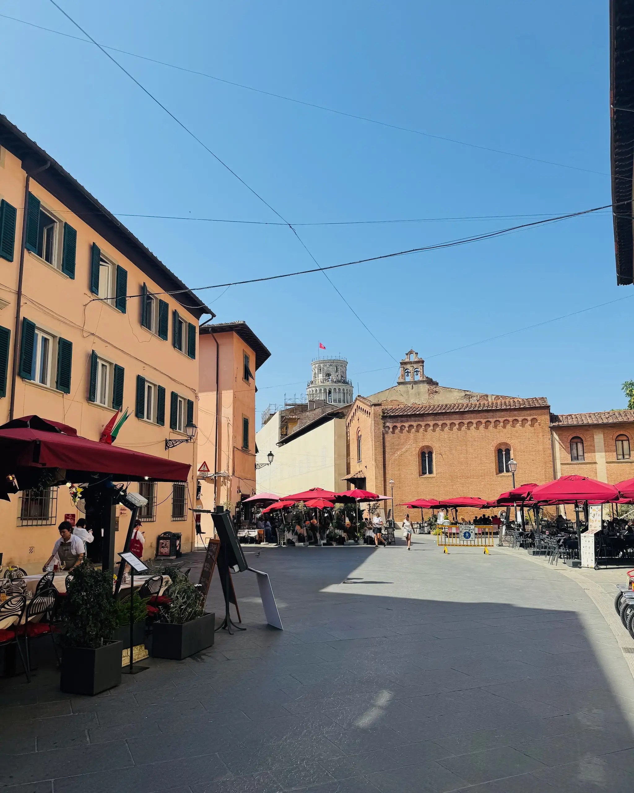 Pisa Gezi Rehberi - Pisa sokakları, tarihi dokusu ve günlük yaşamın iç içe geçtiği manzaralar.