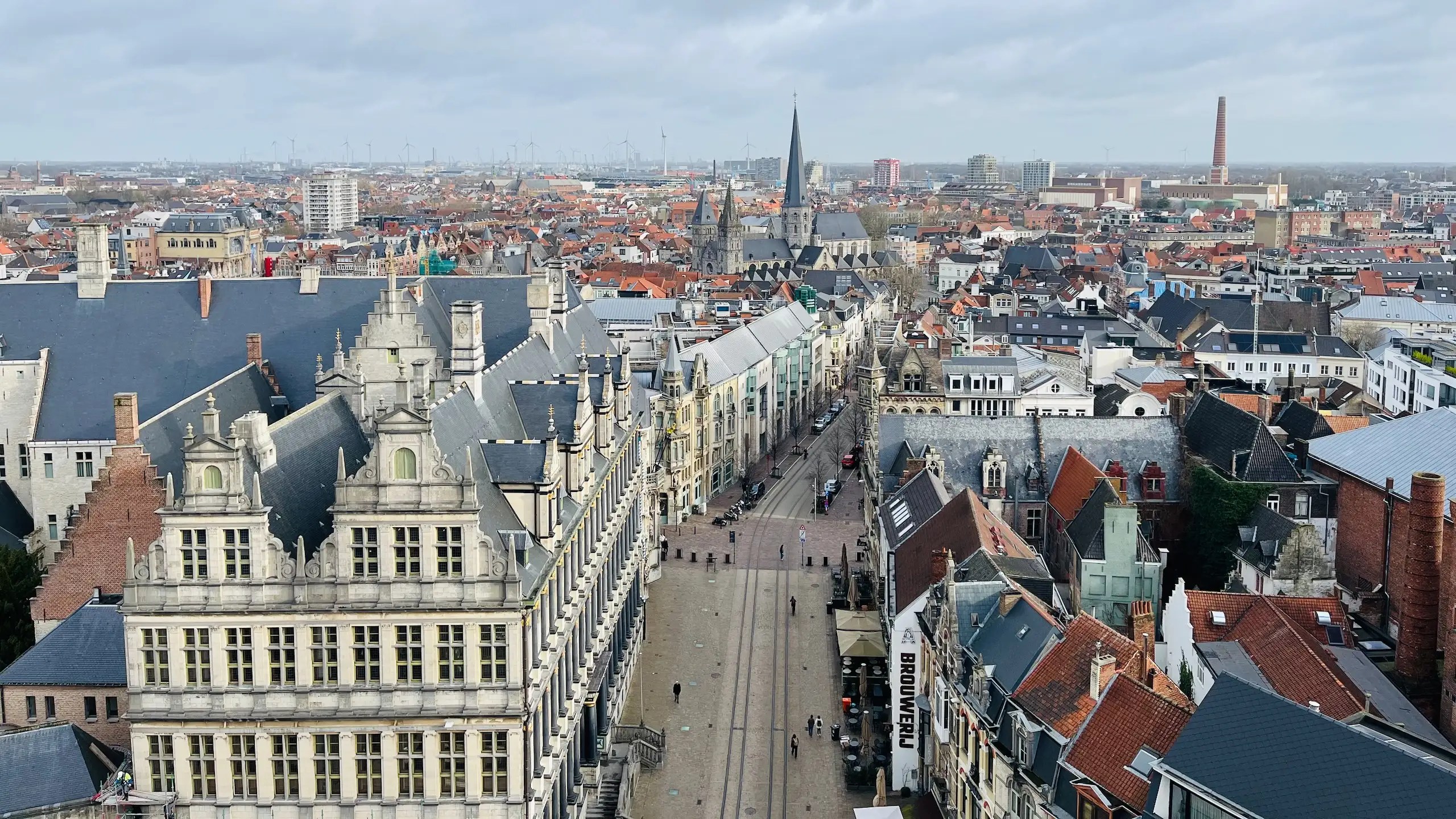 Gent Konaklama Rehberi: Gent'te nerde kalınır? Gent Otelleri; Lüks, orta fiyatlı ve bütçe dostu konaklama seçeneklerini keşfedin.