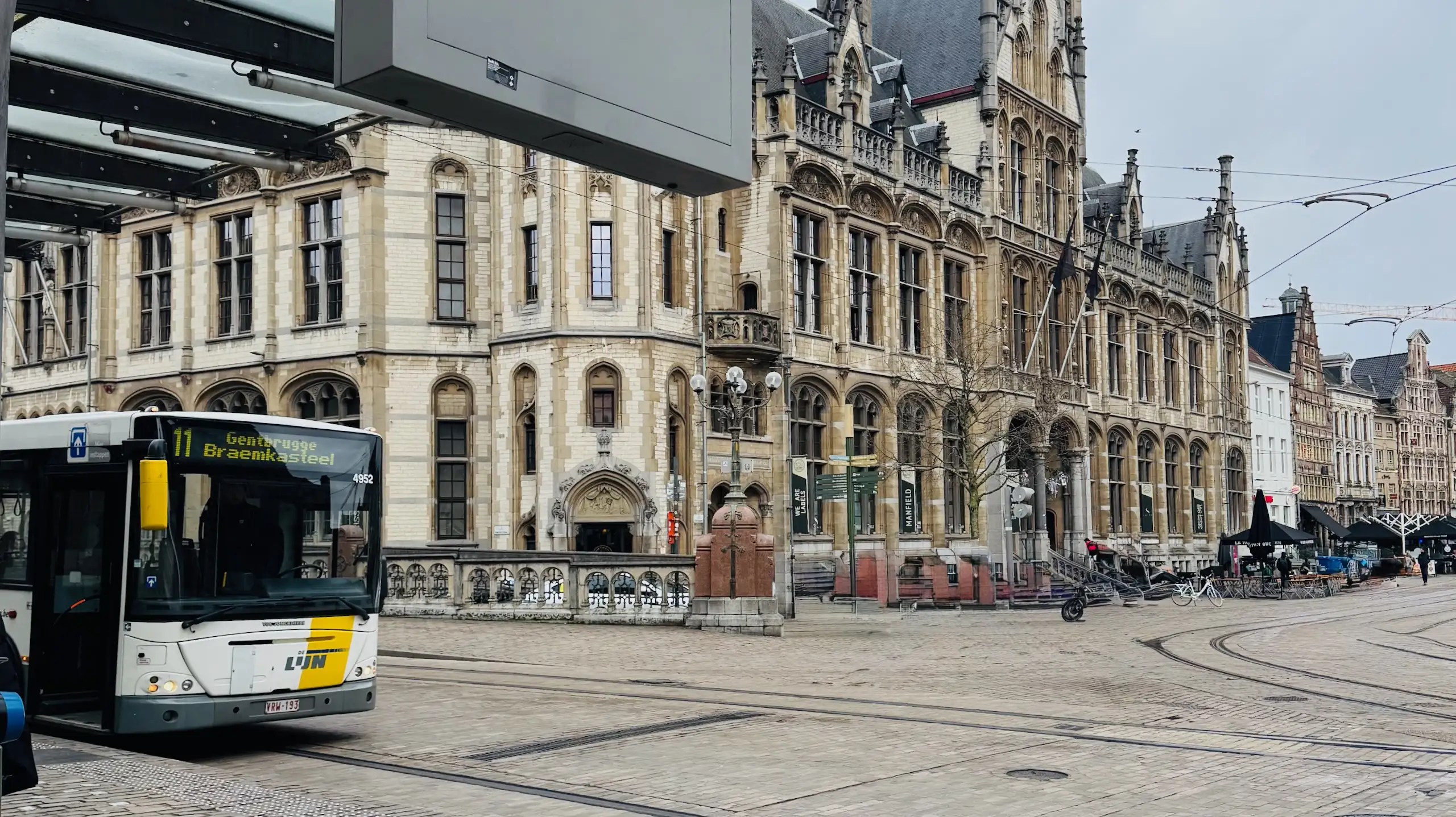 Gent Belçika ulaşım rehberimde; Gent'e Nasıl Gidilir, Brüksel ve Brugge'dan Gent’e ulaşım ile Gent şehir içi ulaşım yollarını bulabilirsiniz.