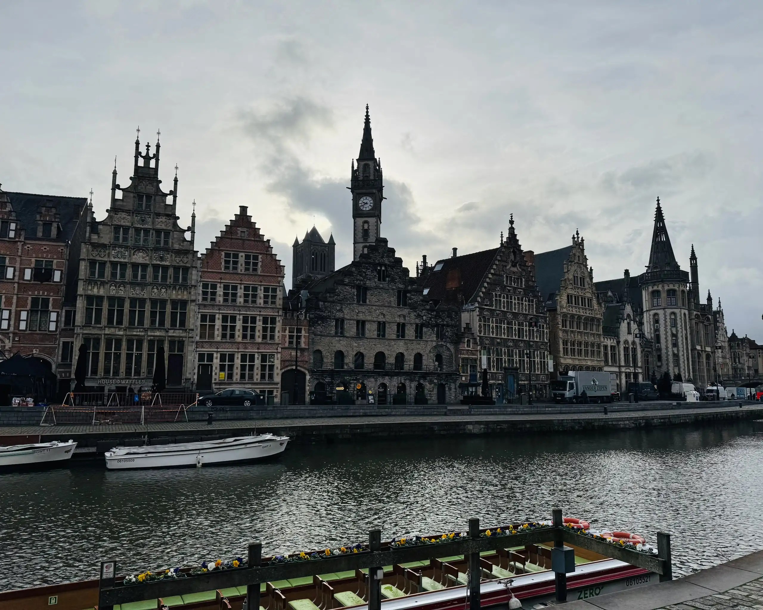 Şehri suyun üzerinden keşfetmenin en güzel yolu: kanal turu.