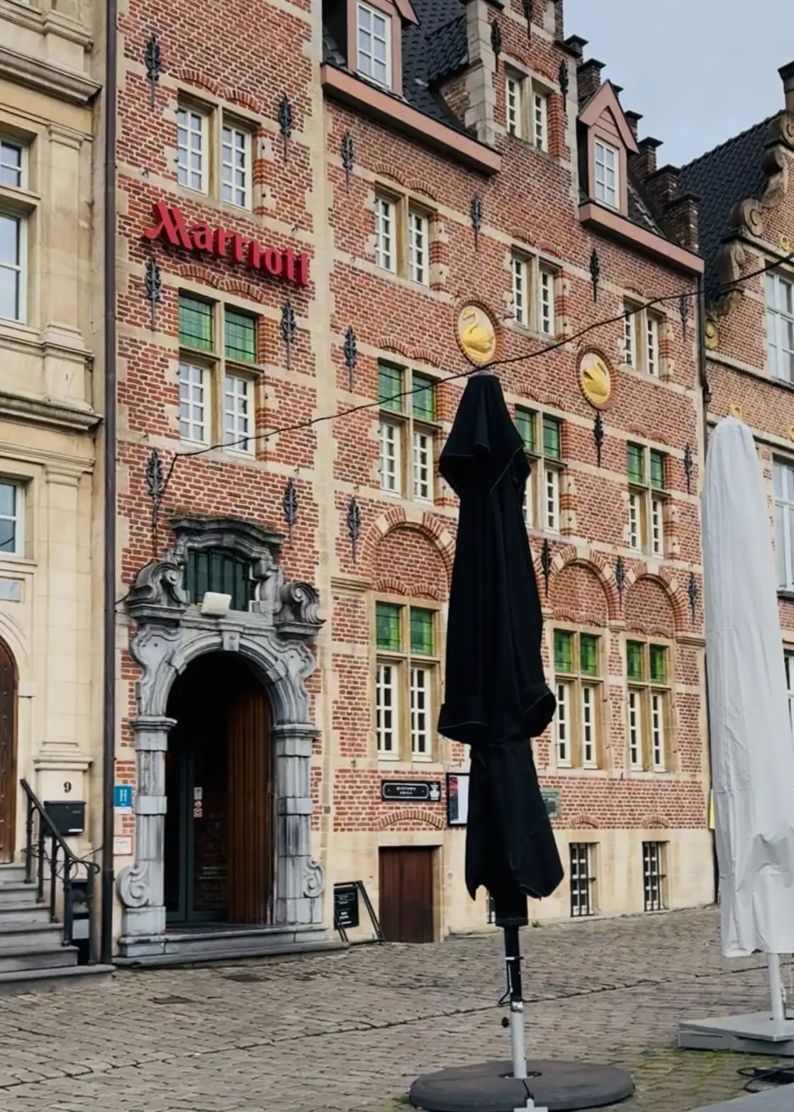 Kanal kıyısında modern tasarımıyla öne çıkan Ghent Marriott