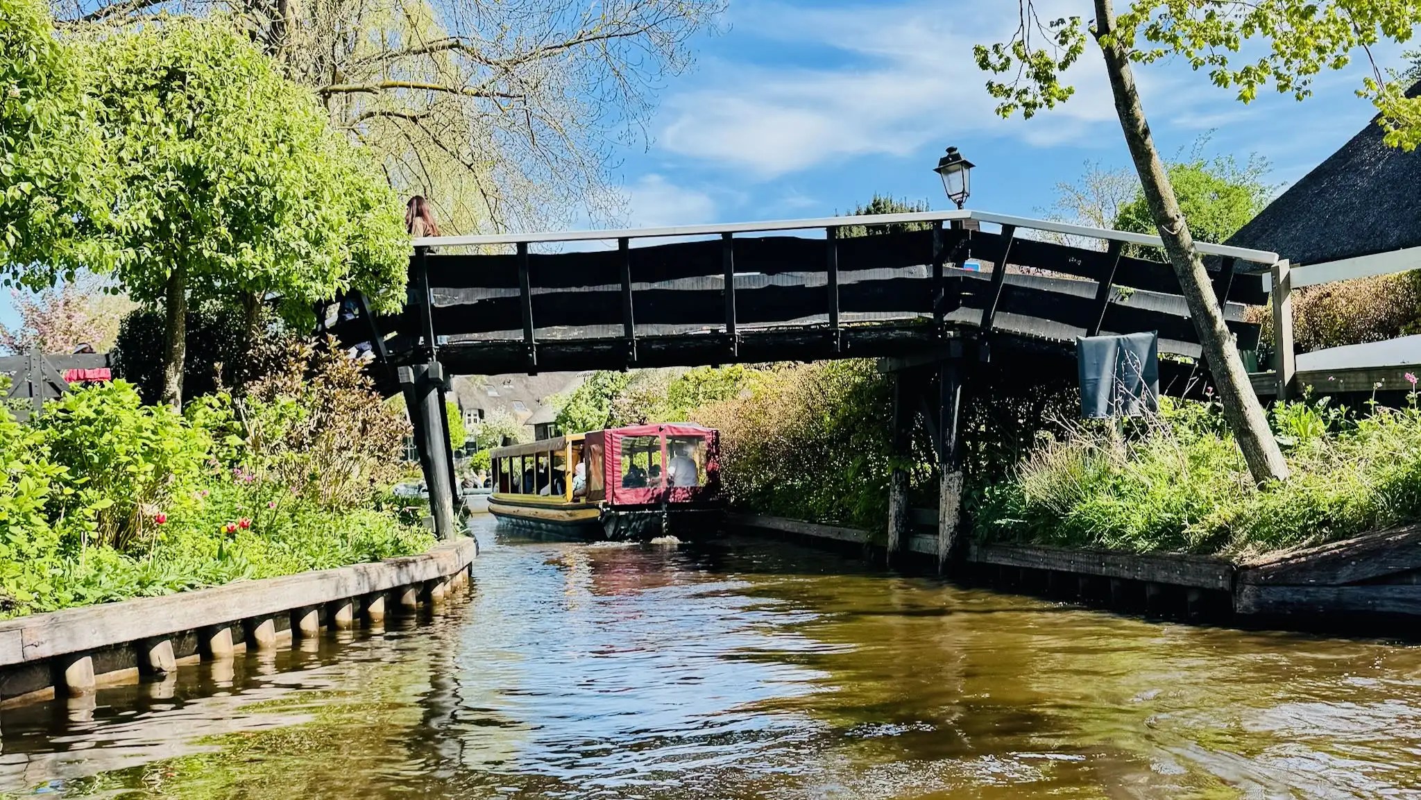 Giethoorn gezi rehberi – sessiz köyde yürüyüş, bisiklet ve göl turu deneyimi
