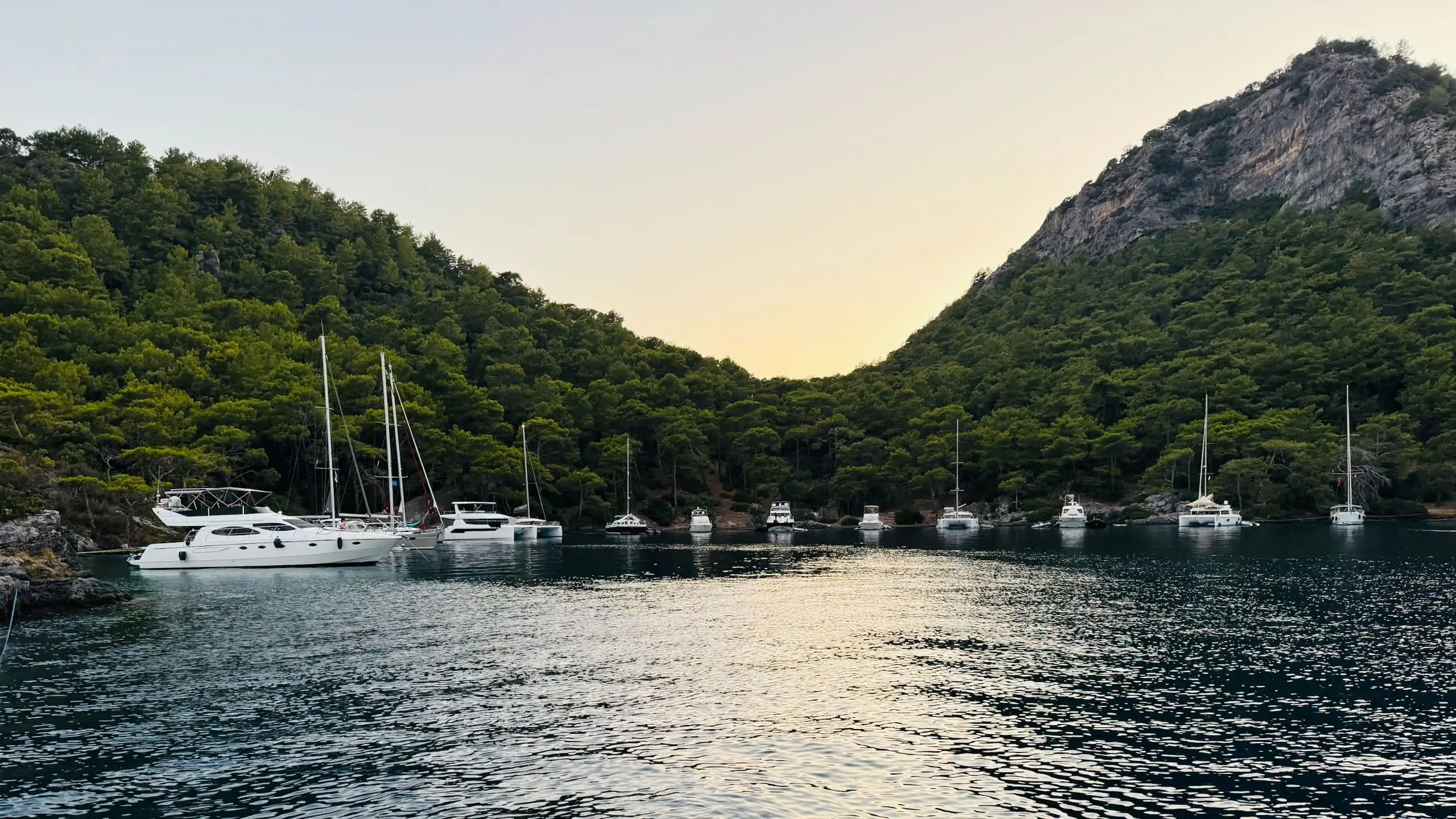Göcek’te Tekne Kiralama: En Güzel Koylar ve Tavsiyeler