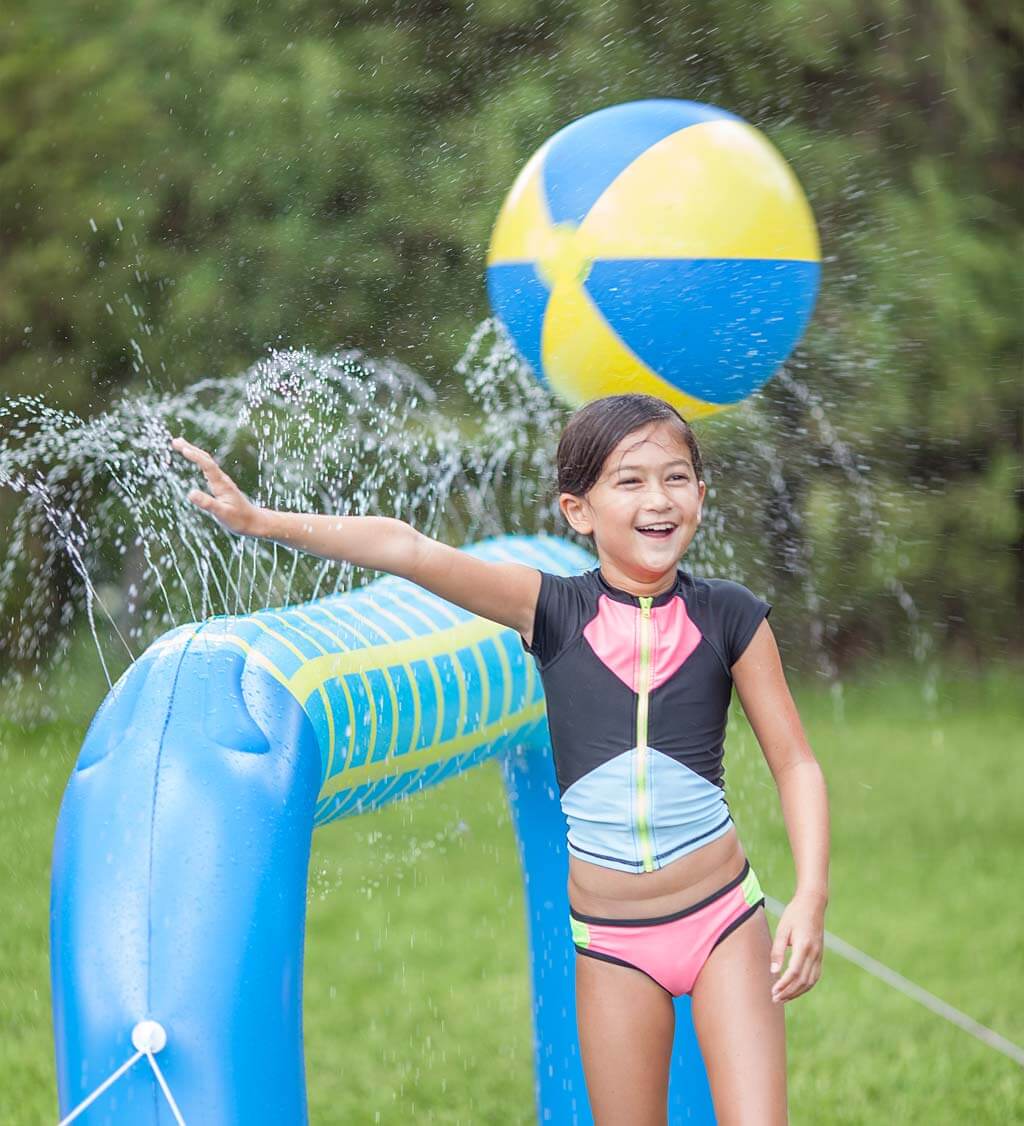 HearthSong Volleyball Sprinkler Bright Isle