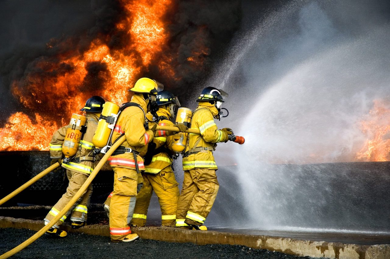 What all items should the Firefighter outfit should contain?